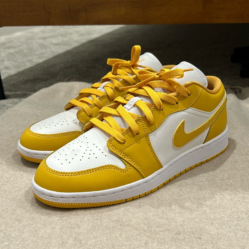 Nike Air Jordan Lows in White & yellow